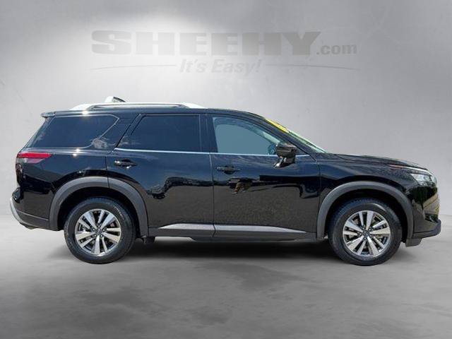 Used 2023 Nissan Pathfinder SL AWD/4WD image 10