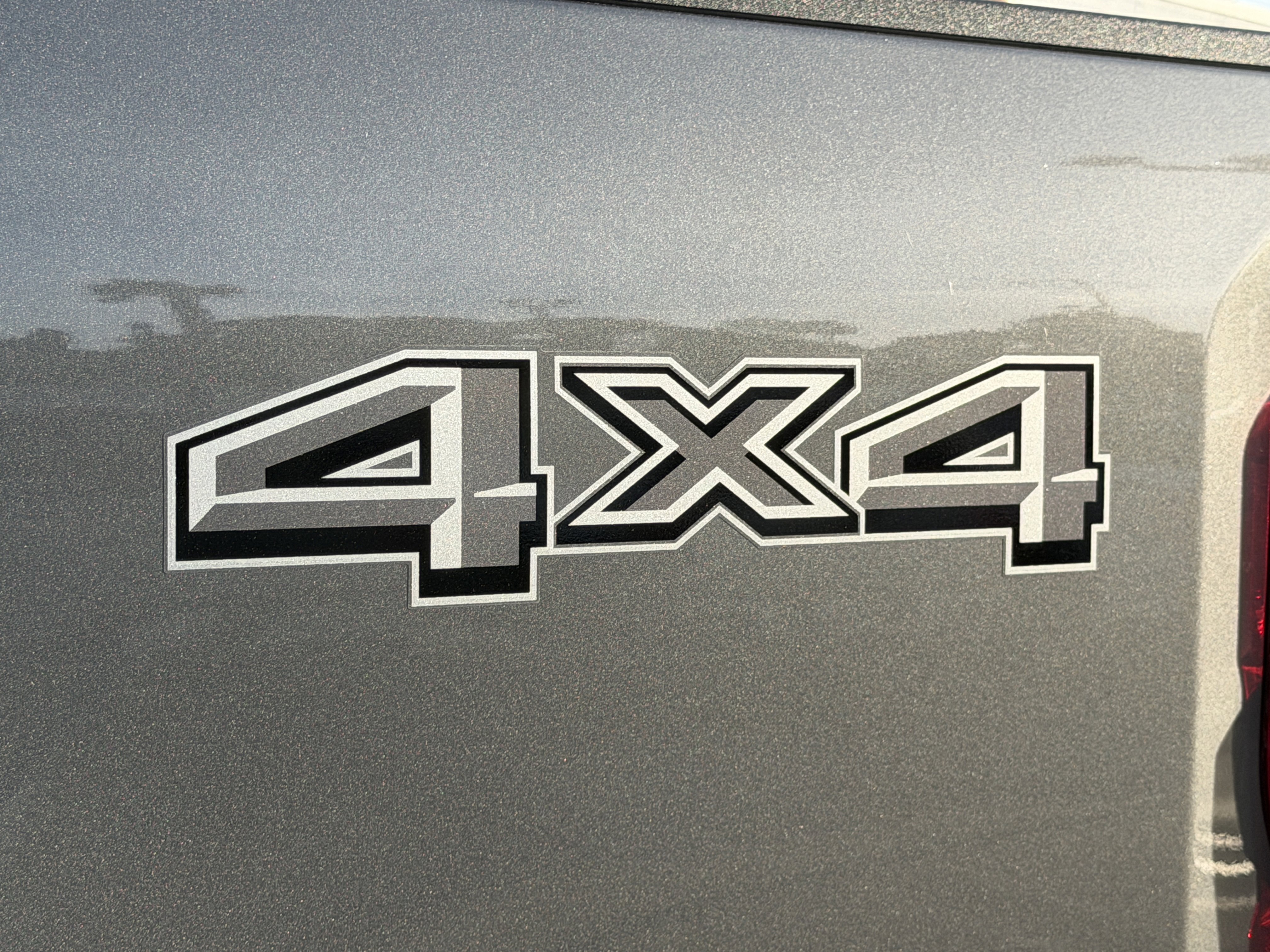 Certified 2023 Ford F250 XLT w/ Black Appearance Package image 9