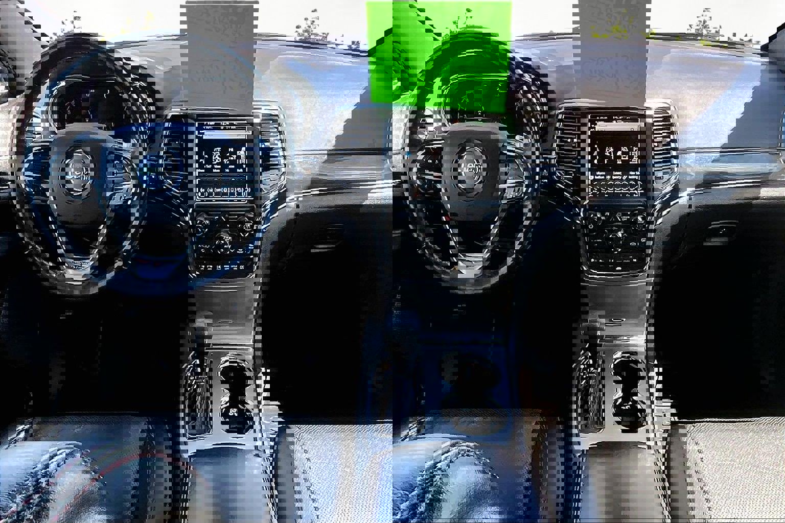 Used 2018 Jeep Grand Cherokee Trailhawk w/ Trailhawk Luxury Group image 16