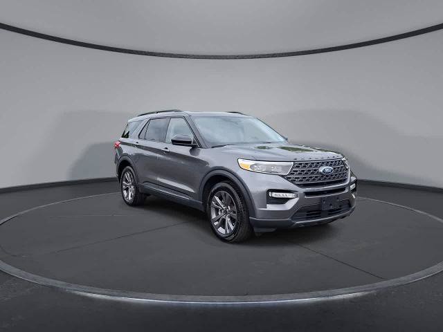 Certified 2023 Ford Explorer XLT w/ Equipment Group 202A AWD/4WD image 2