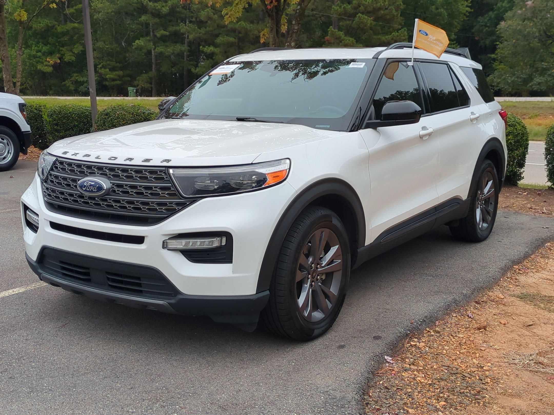 Certified 2022 Ford Explorer XLT RWD image 6
