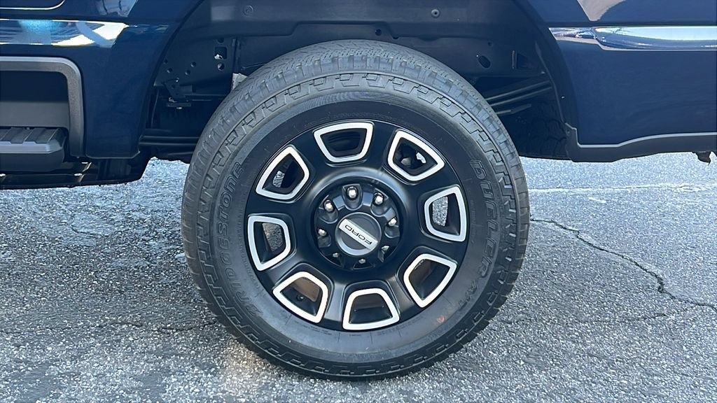 Certified 2024 Ford F250 Platinum w/ FX4 Off-Road Package AWD/4WD image 7