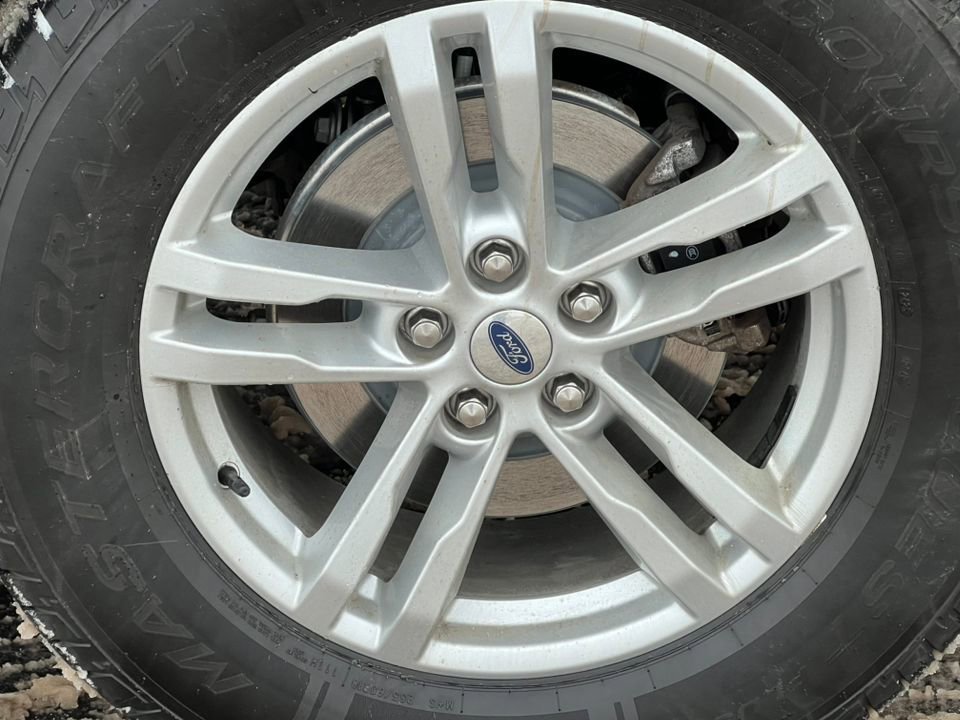 Certified 2022 Ford Explorer XLT w/ Equipment Group 202A image 14