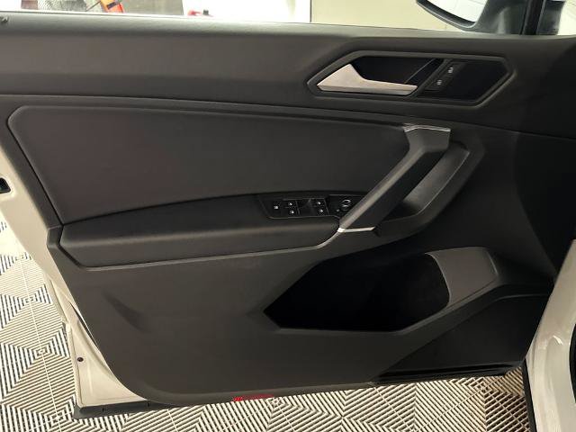 Used 2020 Volkswagen Tiguan SE AWD/4WD image 10