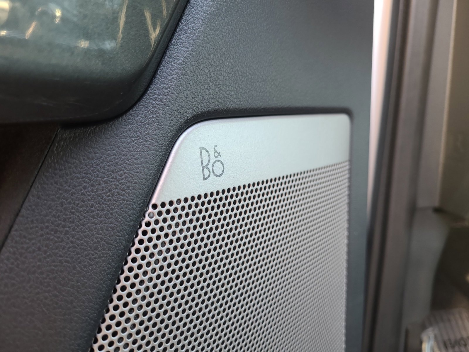 Certified 2022 Ford F150 Lariat w/ Equipment Group 502A High image 27