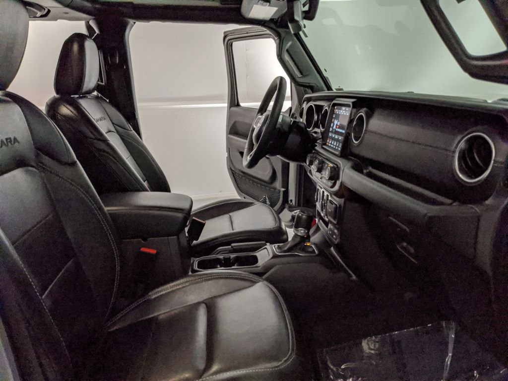 Used 2023 Jeep Wrangler Unlimited Sahara w/ Cold Weather Group image 21