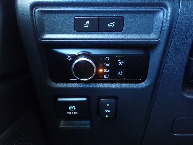 Certified 2023 Ford Expedition XLT image 25