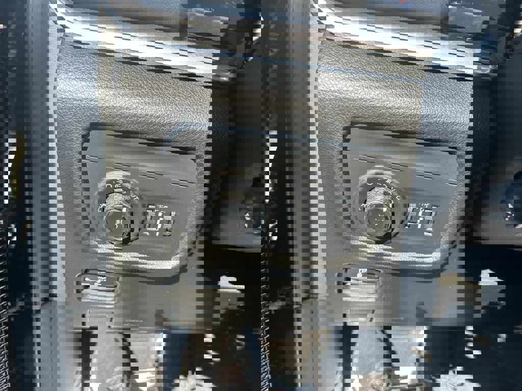 Used 2023 Jeep Grand Cherokee Overland w/ Luxury Tech Group IV image 16