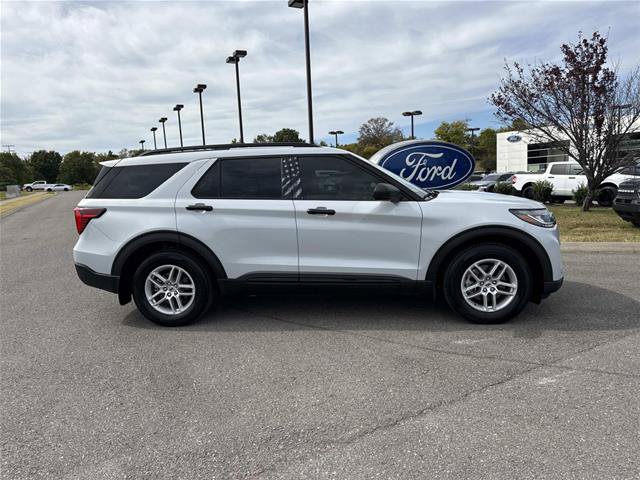 Certified 2026 Ford Explorer Active w/ Active Comfort Package RWD image 4