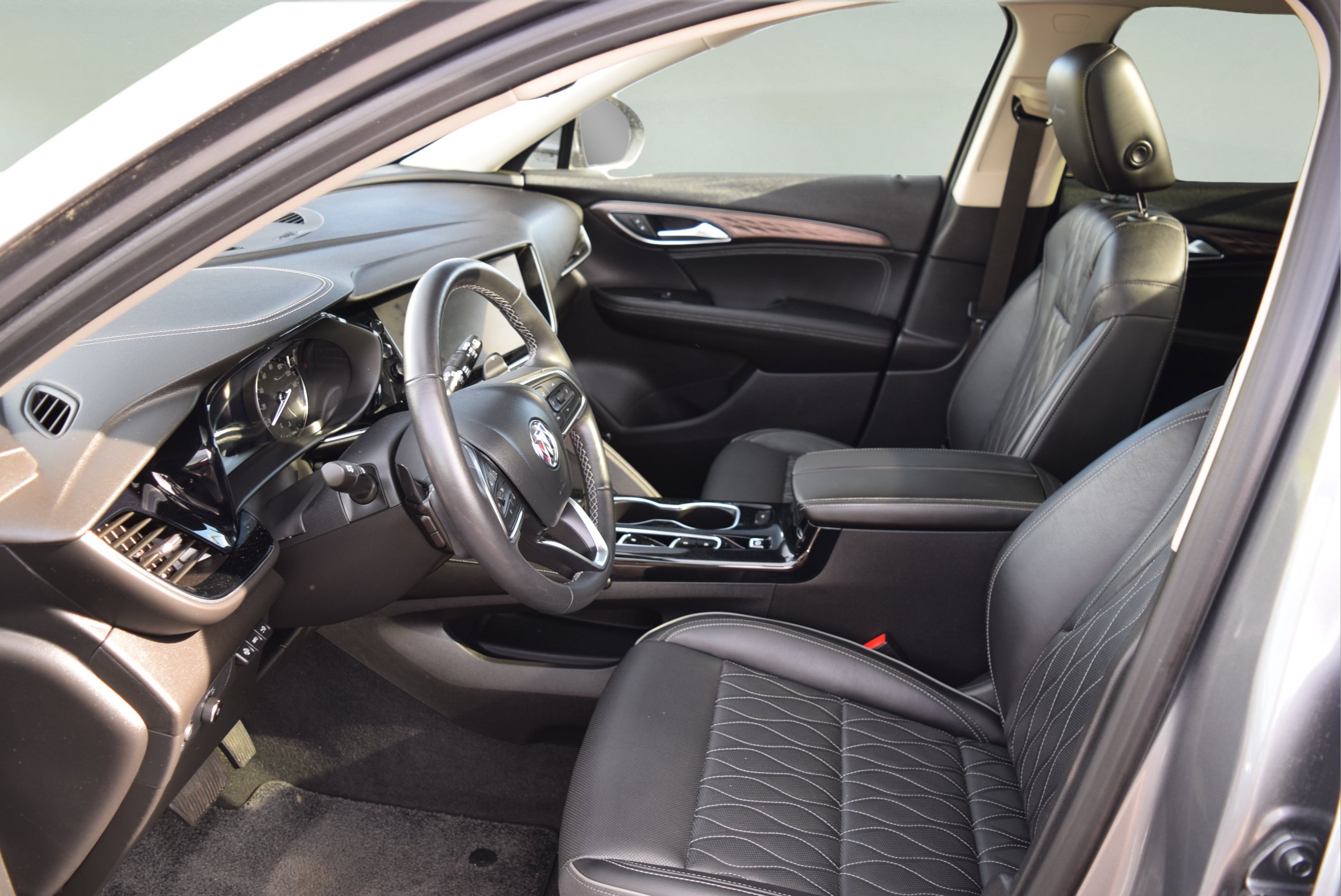 Used 2021 Buick Envision Avenir w/ Technology Package II AWD/4WD image 10