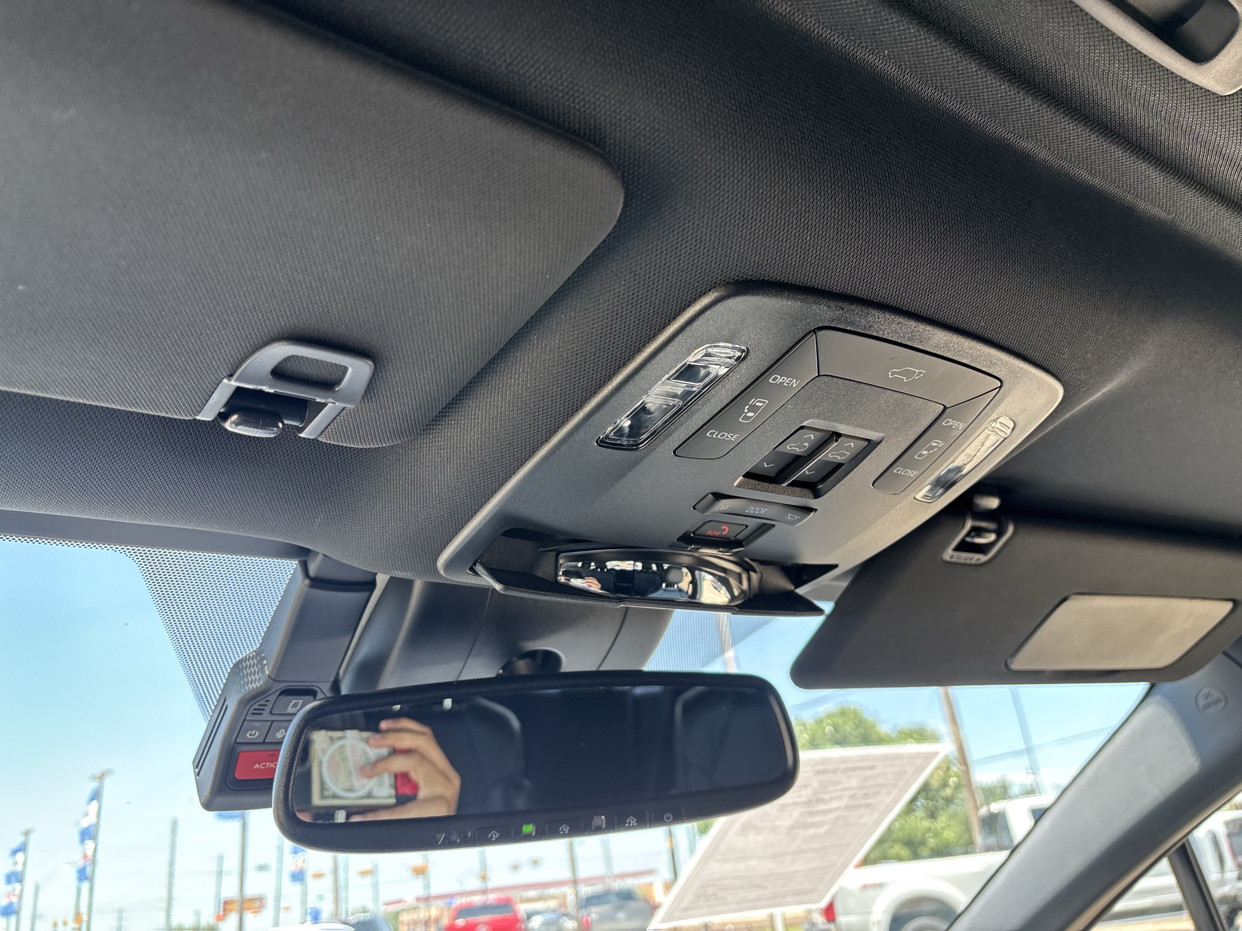 Used 2025 Toyota Sienna XLE Woodland Edition AWD/4WD image 36