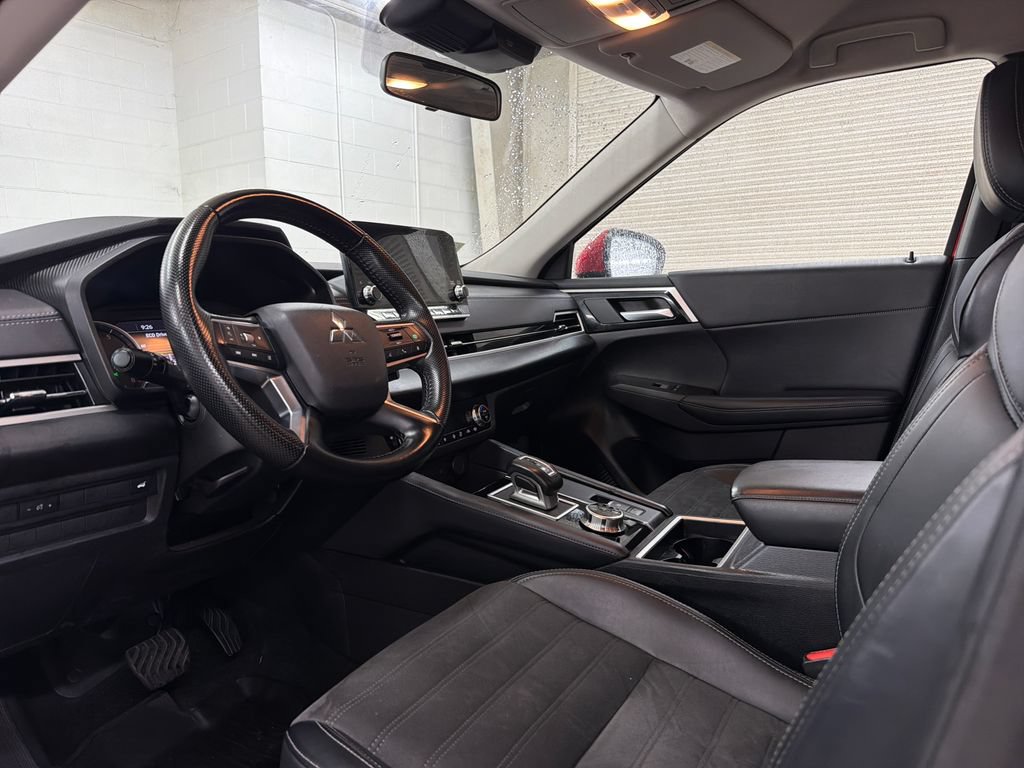 Used 2024 Mitsubishi Outlander SE AWD/4WD image 5