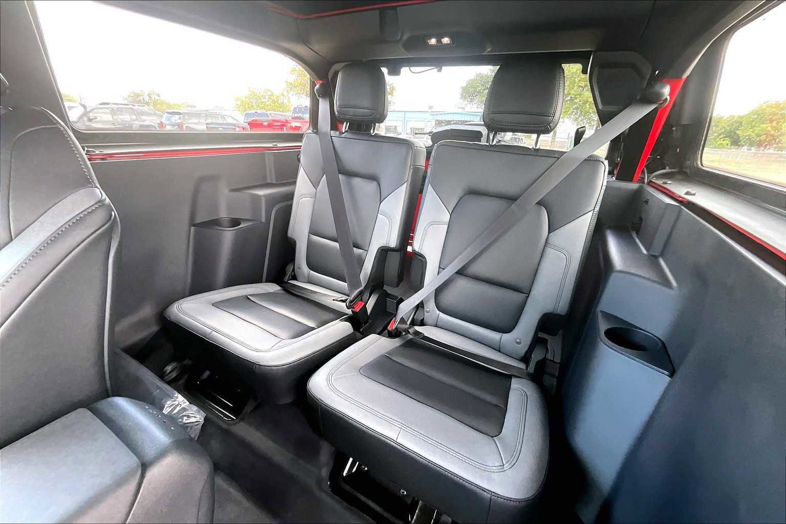 Certified 2024 Ford Bronco Black Diamond image 21