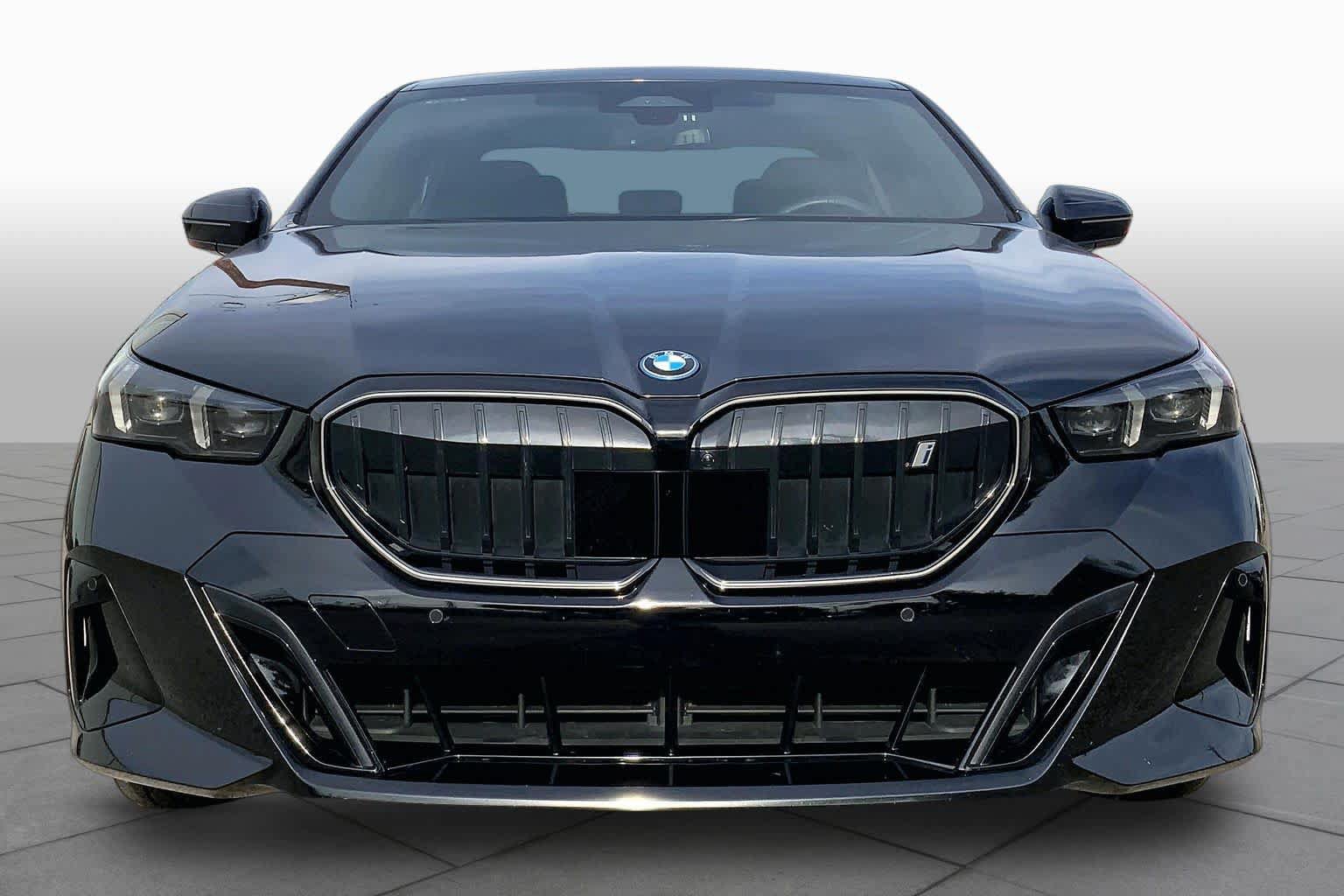 Used 2026 BMW i5 eDrive40 w/ M Sport Package AWD/4WD image 3