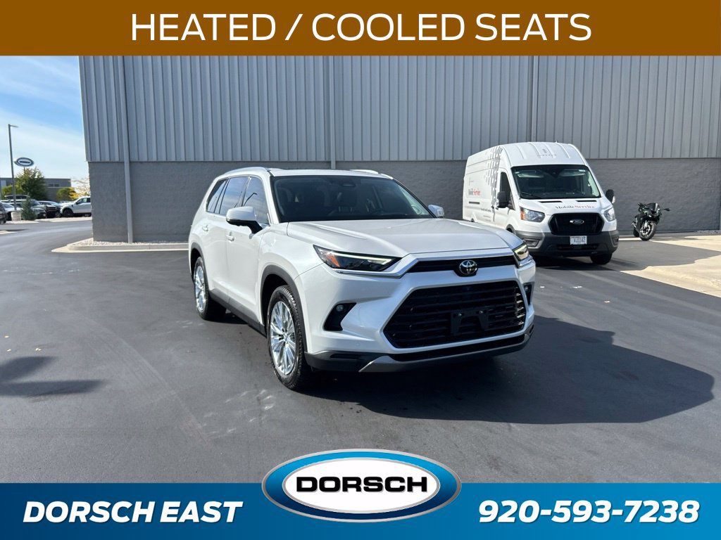 Used 2024 Toyota Grand Highlander AWD image 3