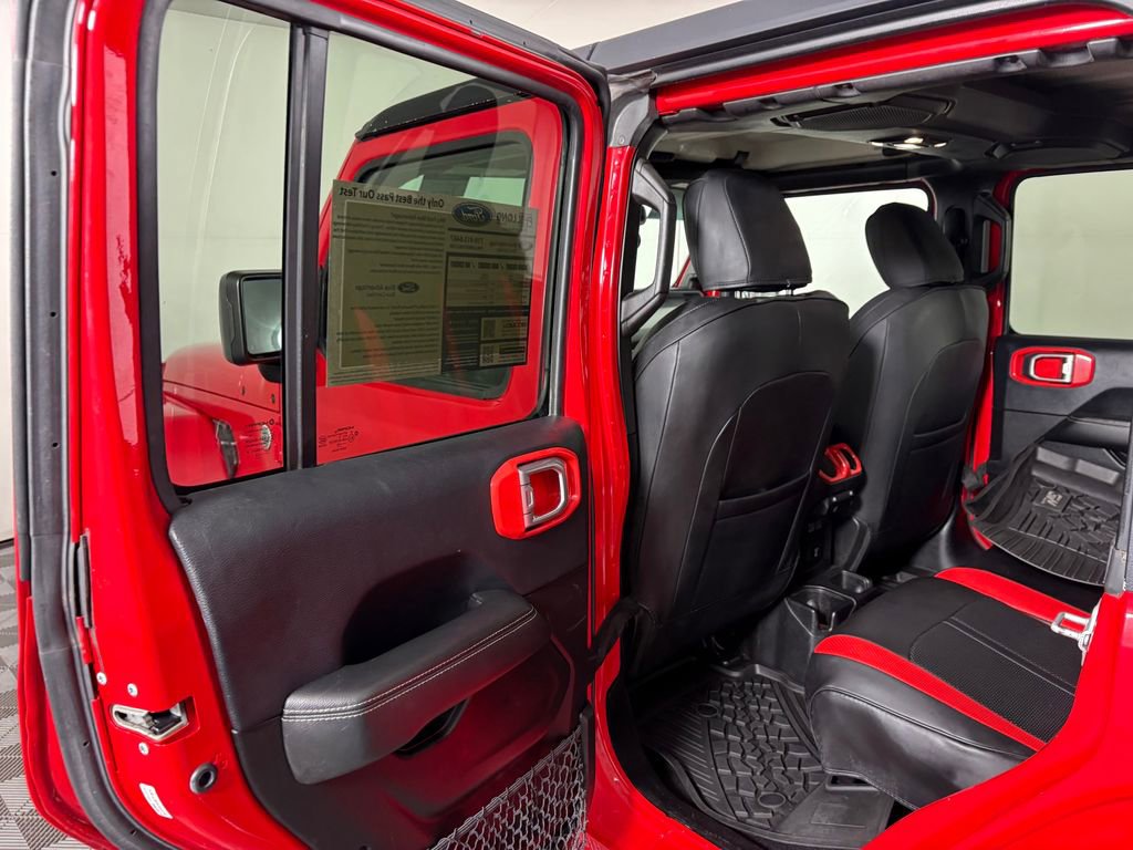 Used 2019 Jeep Wrangler Unlimited Sahara image 27