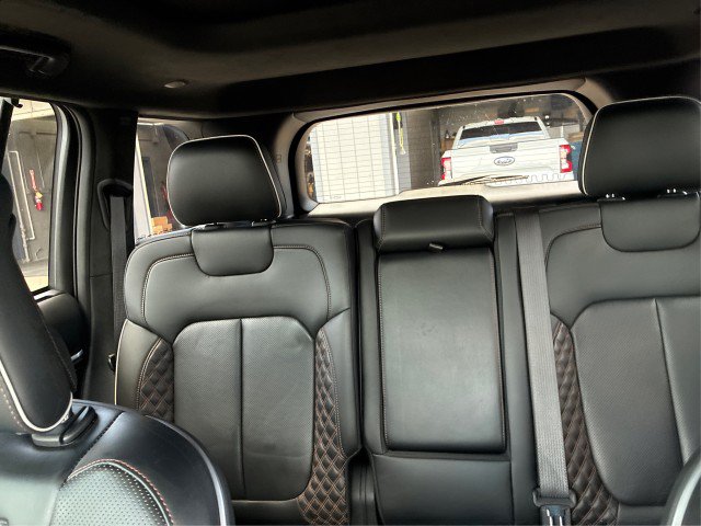 Used 2022 Jeep Grand Cherokee Summit AWD/4WD image 14