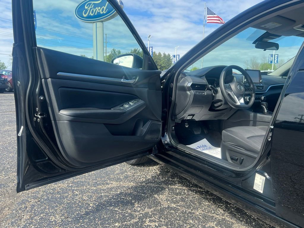 Used 2022 Nissan Altima 2.5 SV FWD image 9