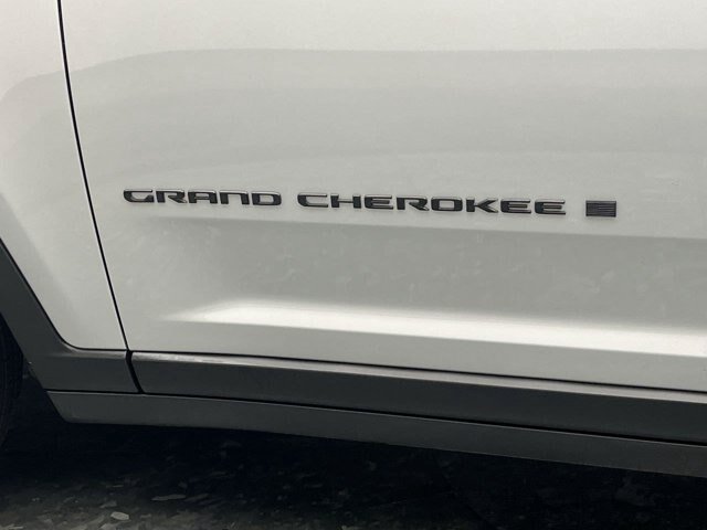 Used 2025 Jeep Grand Cherokee L Altitude AWD/4WD image 6