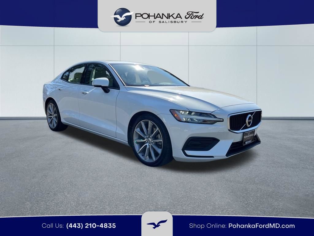 Used 2020 Volvo S60 T5 Momentum w/ Premium Package image 4