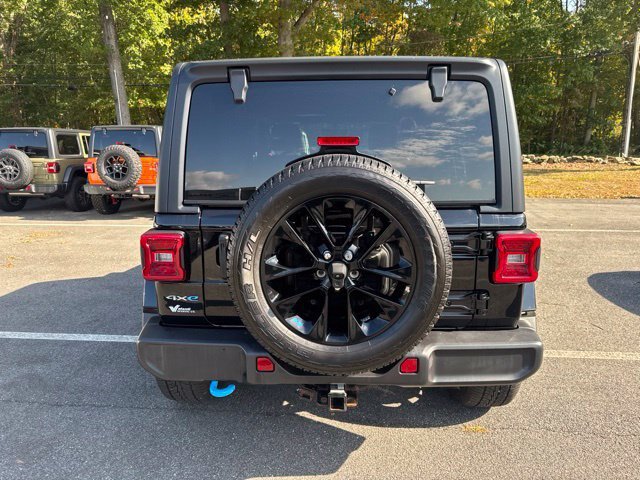 Used 2022 Jeep Wrangler Unlimited Sahara w/ Cold Weather Group AWD/4WD image 6