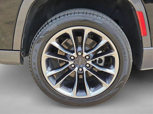 Used 2022 Jeep Wagoneer Series III w/ Premium Group I AWD/4WD image 28