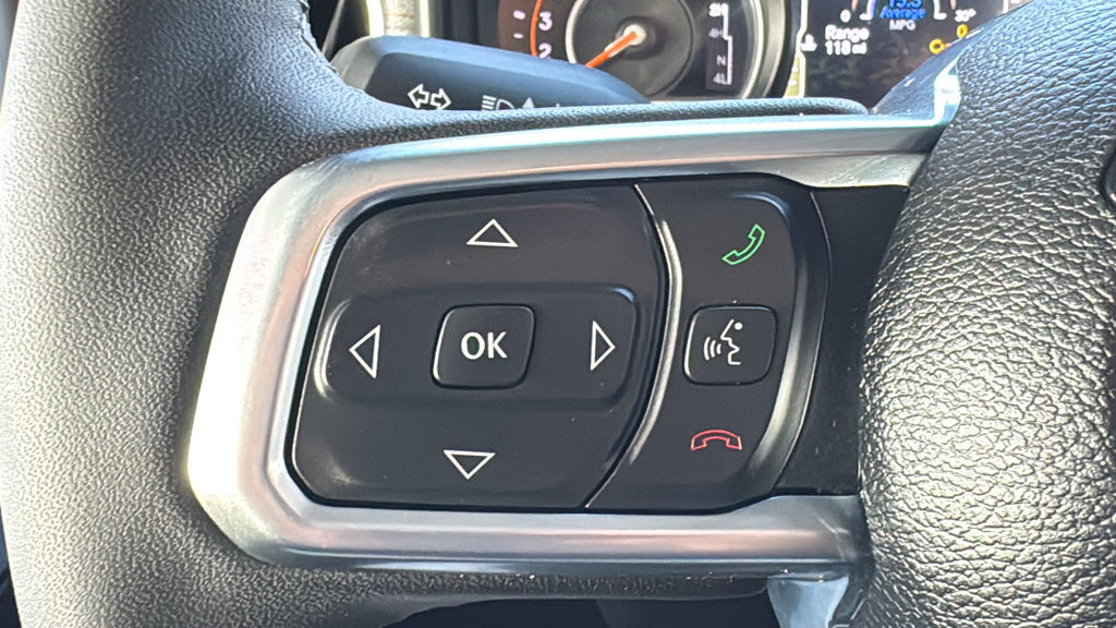 Used 2026 Jeep Wrangler Unlimited Sahara AWD/4WD image 14