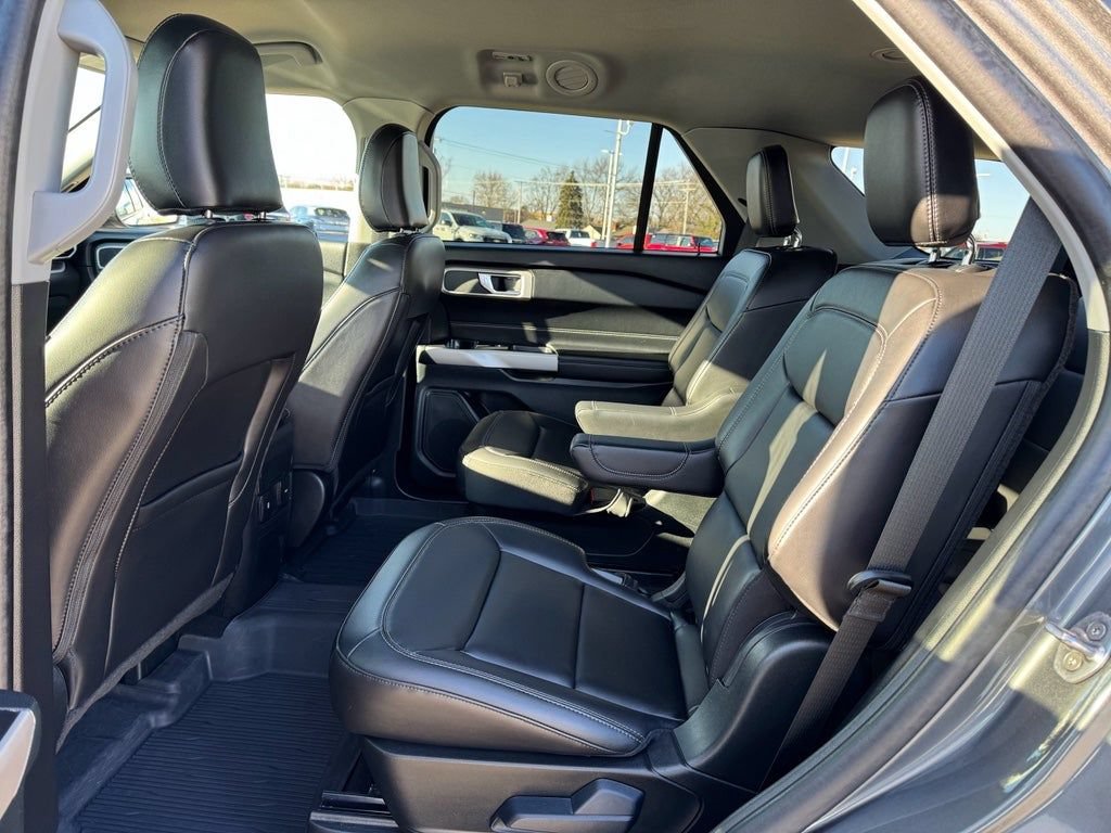 Certified 2024 Ford Explorer XLT w/ Equipment Group 202A AWD/4WD image 21