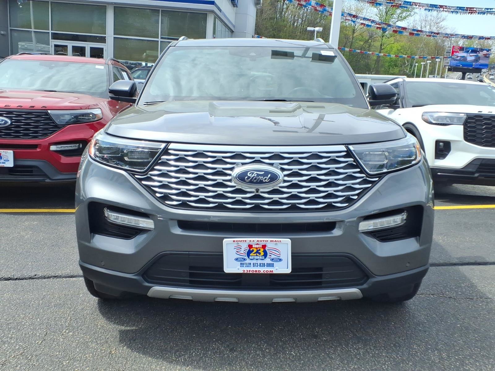 Certified 2023 Ford Explorer Platinum w/ Technology Package AWD/4WD image 2