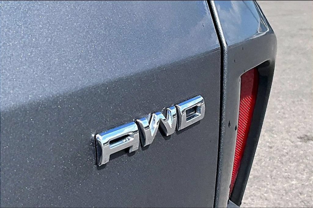 Certified 2025 Ford Escape ST-Line Select AWD/4WD image 8