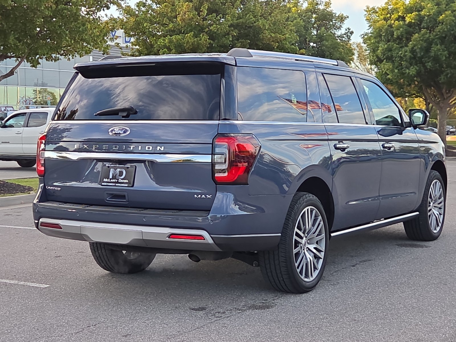 Certified 2022 Ford Expedition Max Limited AWD/4WD image 5