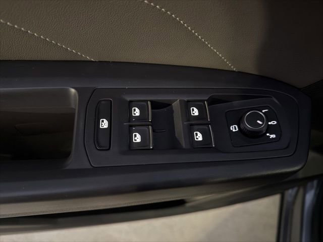 Used 2021 Volkswagen Atlas SEL Premium image 22