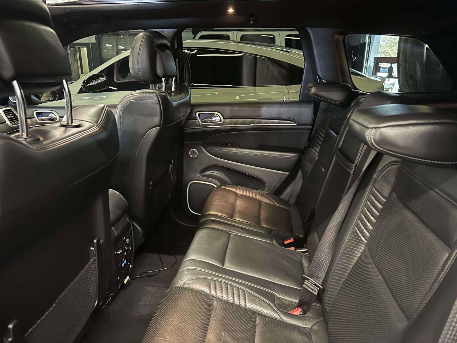 Used 2020 Jeep Grand Cherokee SRT image 9