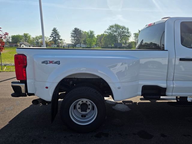 Certified 2025 Ford F350 XLT AWD/4WD image 7