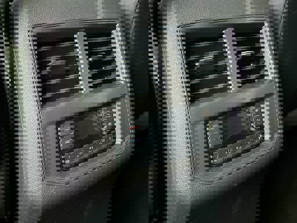 Used 2022 Volkswagen Atlas SEL Premium image 16