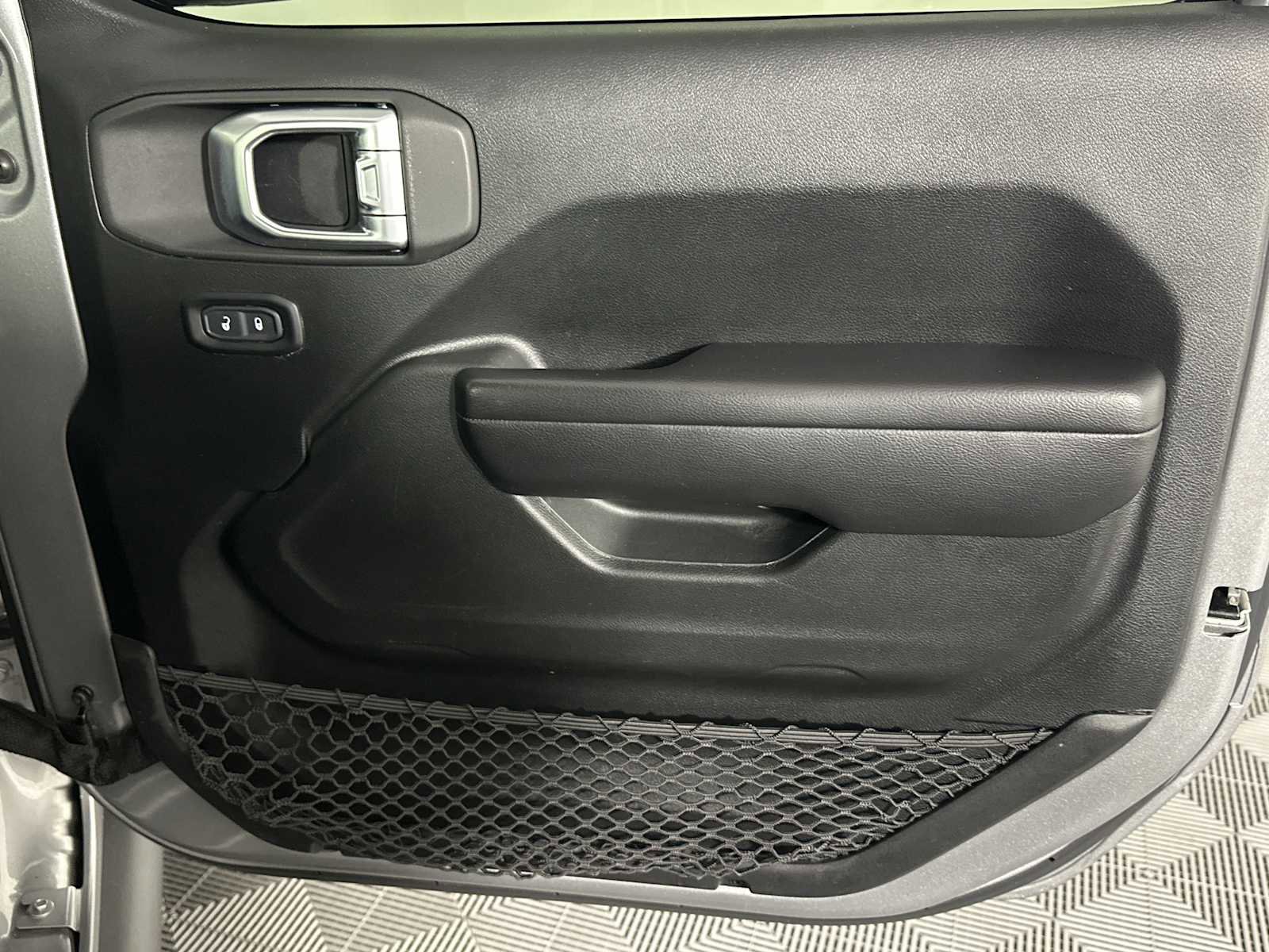 Used 2020 Jeep Gladiator Sport w/ Quick Order Package 24S image 17