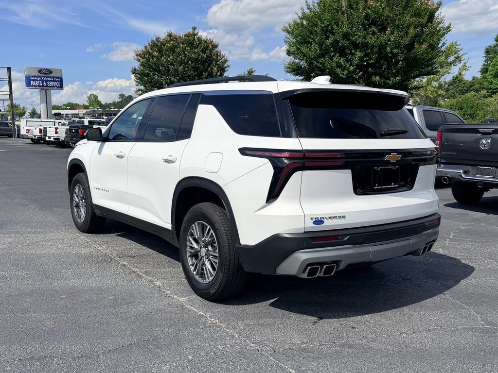 Used 2025 Chevrolet Traverse LT w/ Driver Confidence Package FWD image 6