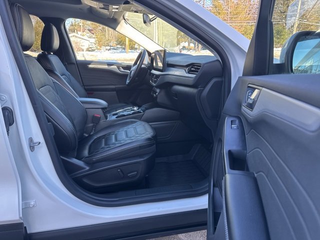 Certified 2023 Ford Escape Platinum w/ Premium Technology Package image 18
