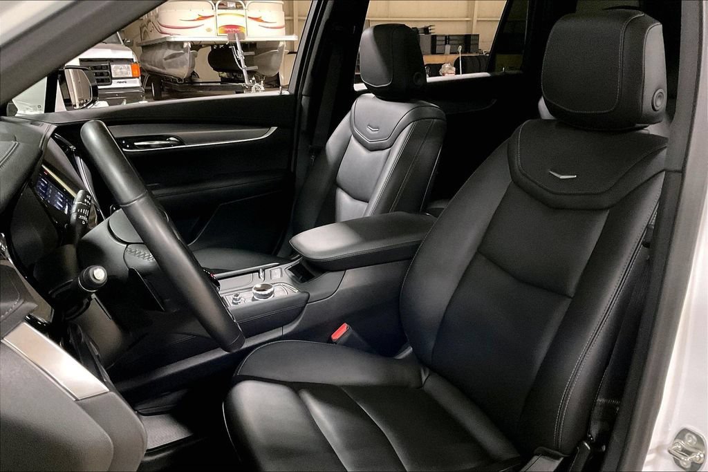 Used 2024 Cadillac XT6 Luxury w/ LPO, Floor Liner Package AWD/4WD image 24
