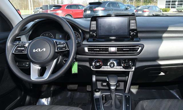 Used 2023 Kia Seltos LX image 20