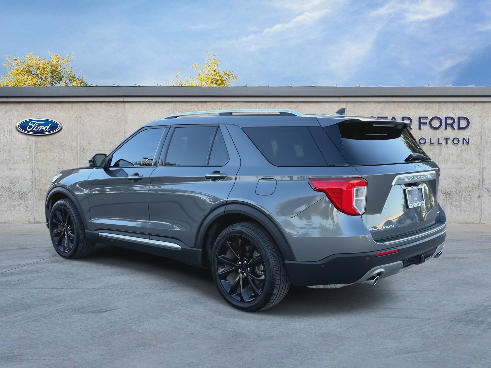Certified 2023 Ford Explorer Platinum w/ Technology Package RWD image 6