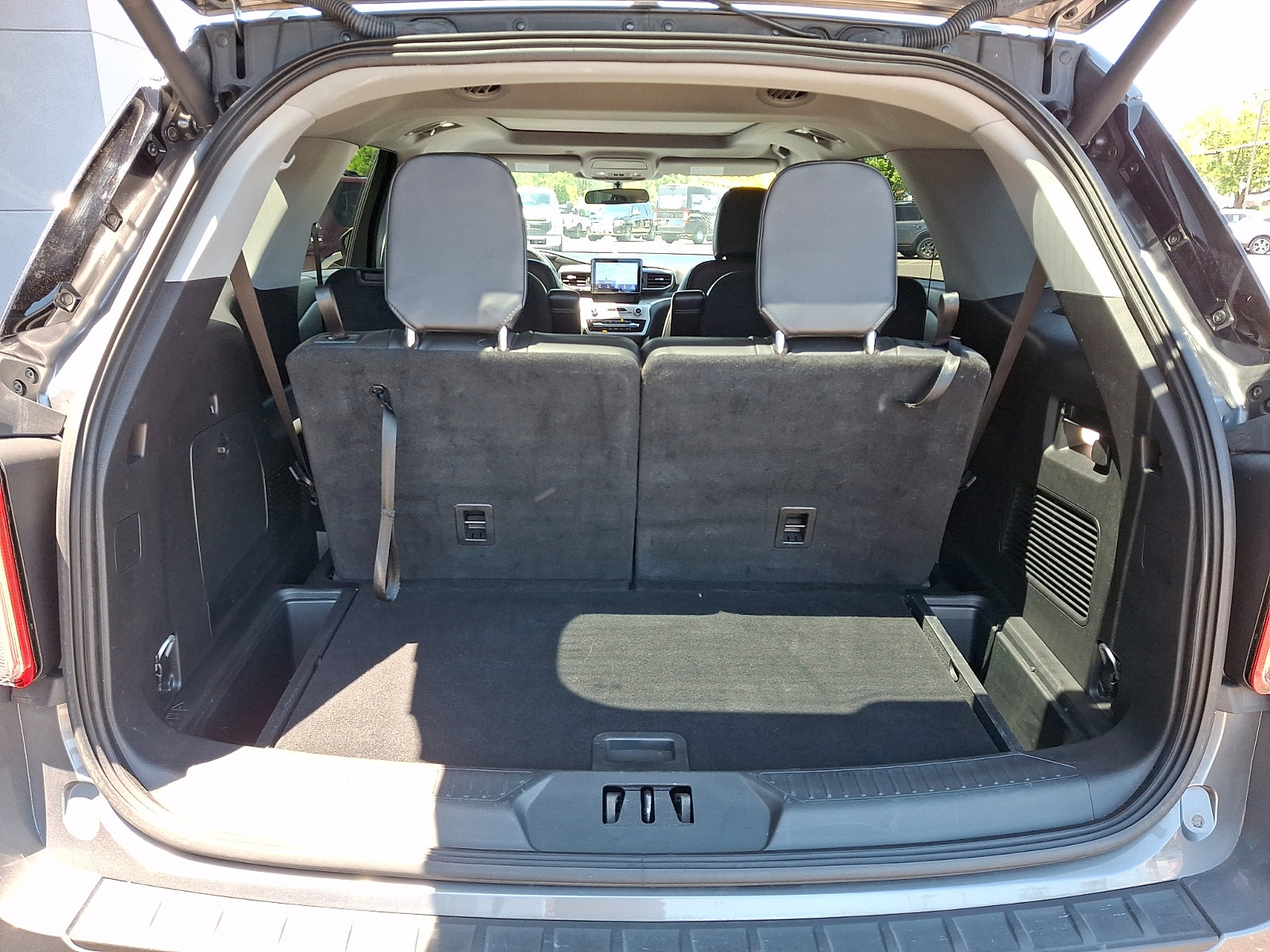 Certified 2023 Ford Explorer XLT w/ Equipment Group 202A AWD/4WD image 29