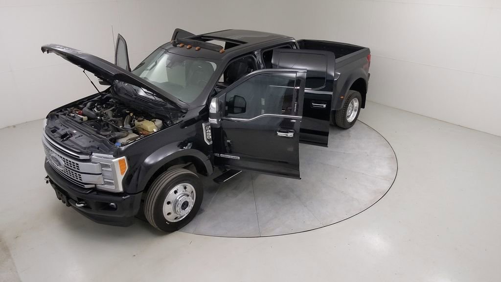 Certified 2019 Ford F450 Platinum w/ Platinum Ultimate Package image 60