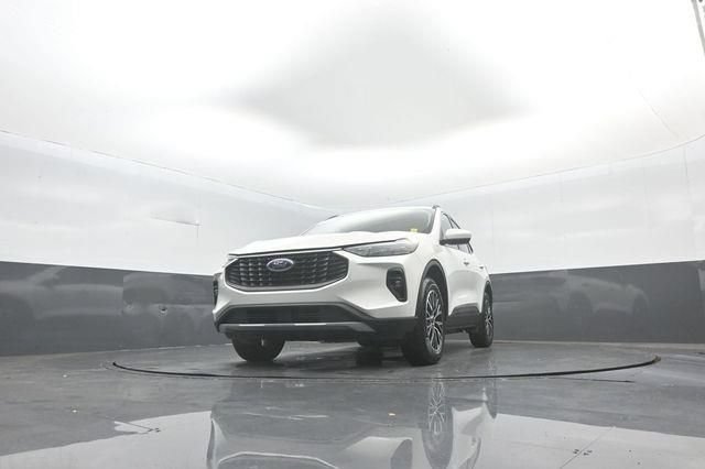 Certified 2024 Ford Escape SE FWD image 31