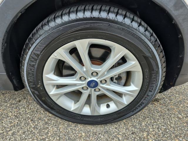 Certified 2018 Ford Escape SEL w/ Ford Safe & Smart Package image 9