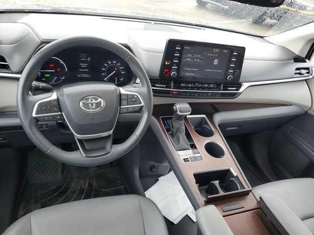 Used 2023 Toyota Sienna XLE image 11