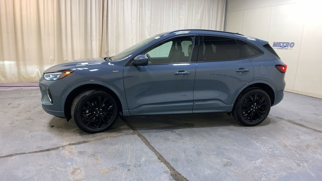 Certified 2023 Ford Escape ST-Line Elite image 3
