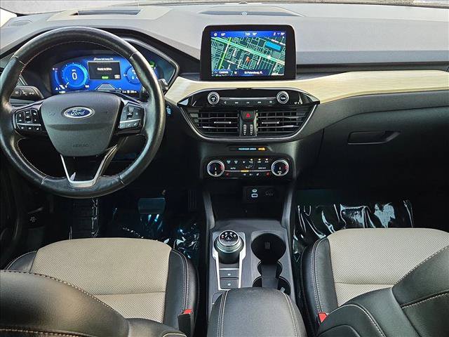Certified 2022 Ford Escape Titanium w/ Titanium Premium Package FWD image 18