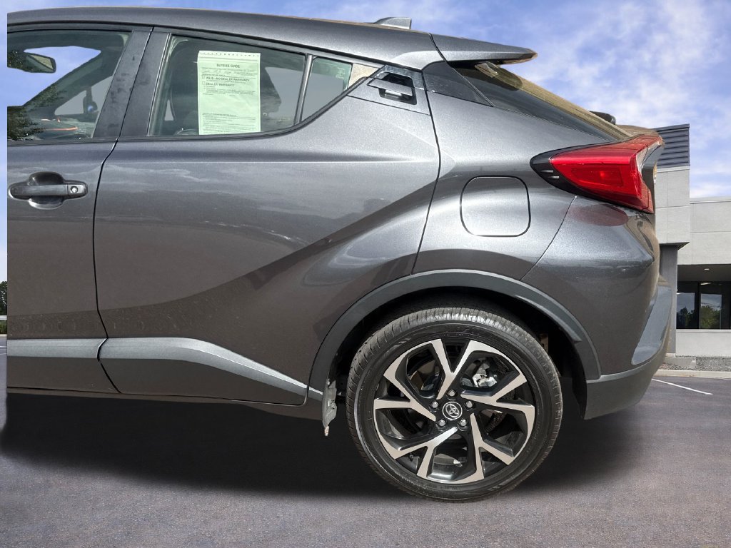 Used 2019 Toyota C-HR XLE FWD image 35