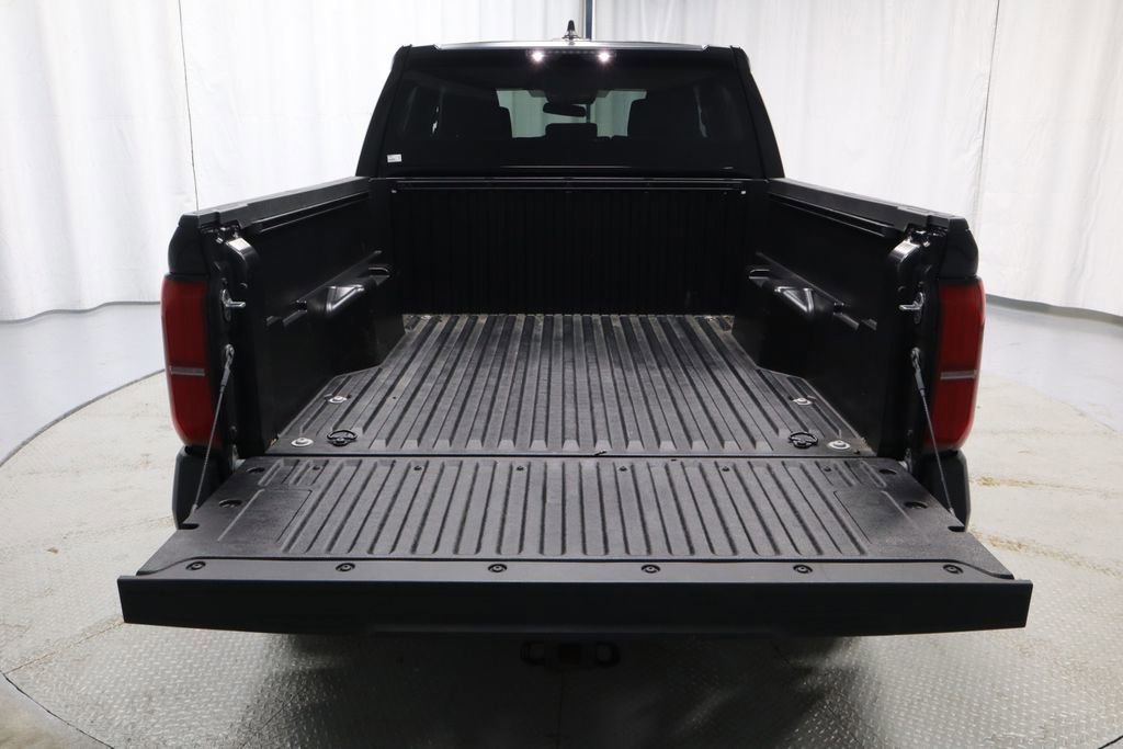 Used 2024 Toyota Tacoma SR AWD/4WD image 17